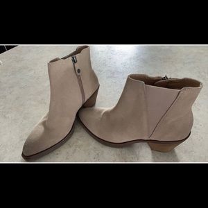 Geox Sz7 suede booties. Worn once.